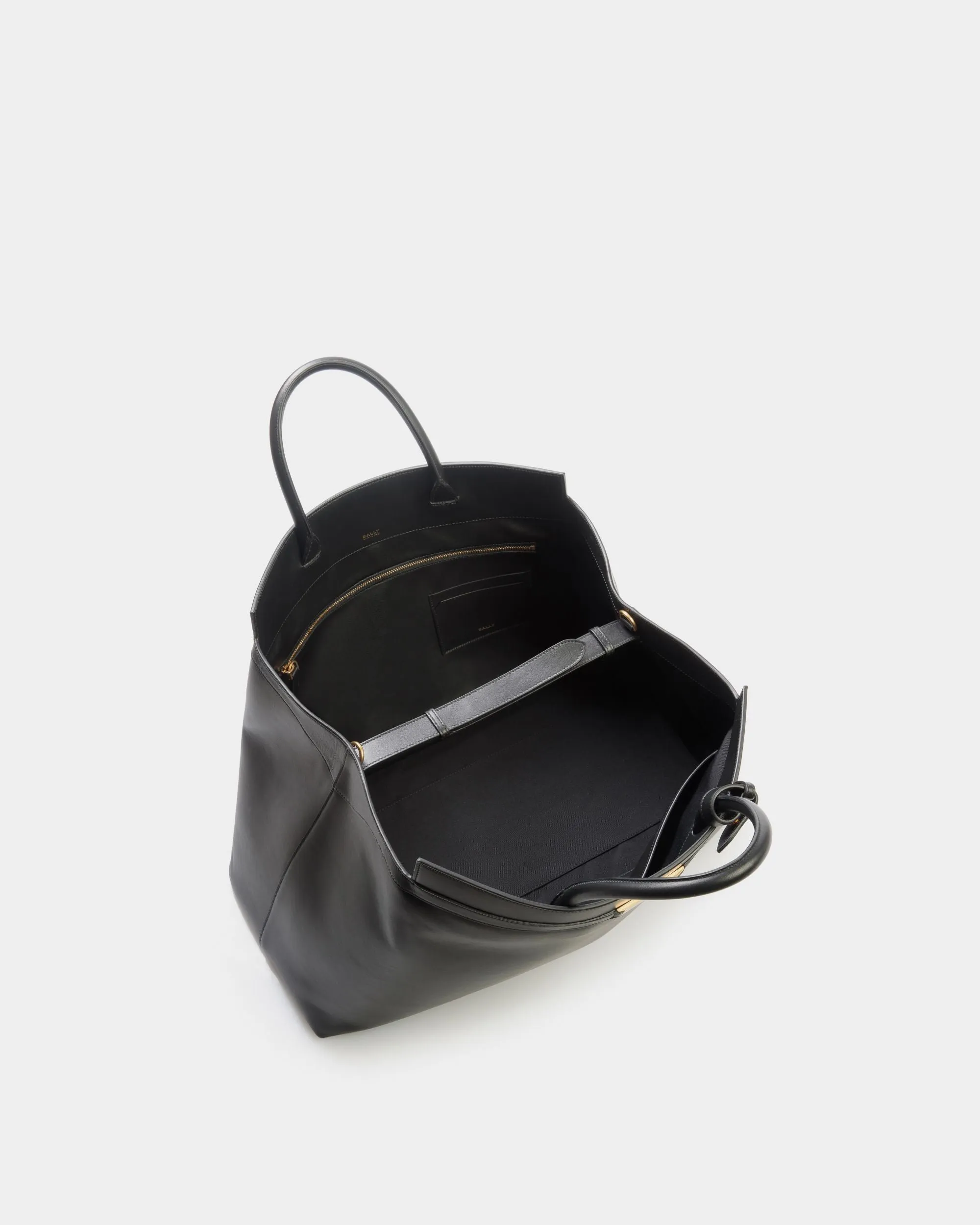 Deco Weekender in Black Leather 