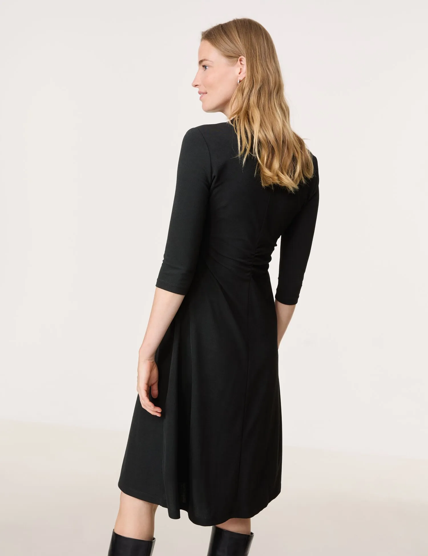 Elegant dress with a wrap-over effect