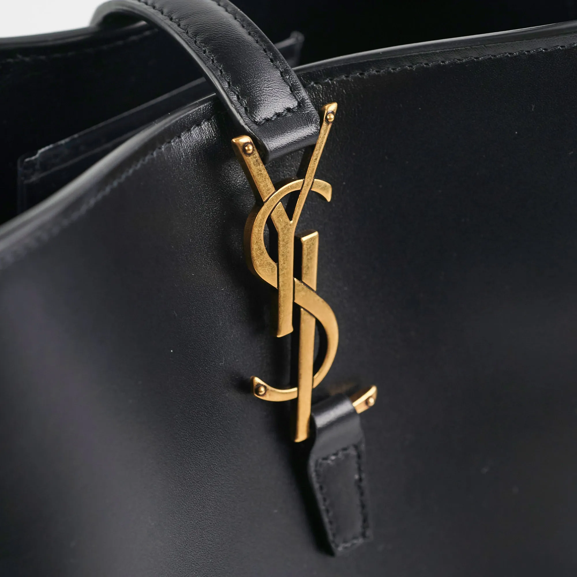 Saint Laurent 37 Small Black Bucket Bag