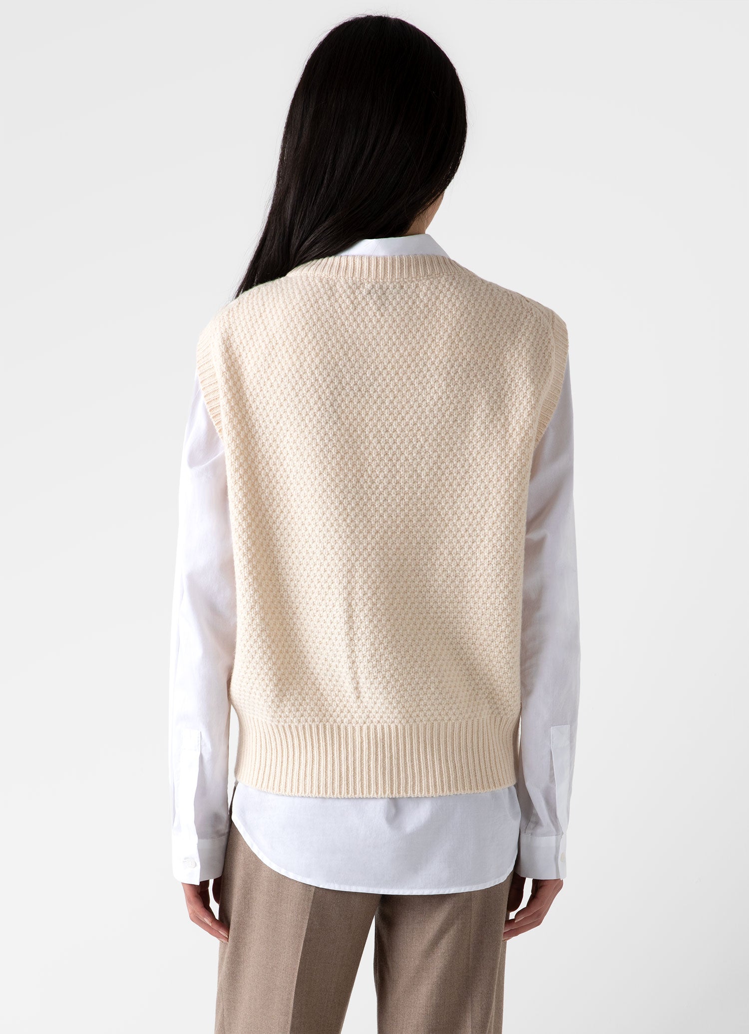 Women's Lambswool Cable Knit Vest in Ecru